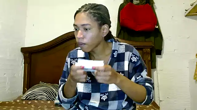 angelamarie1 online show from April 13, 9:08 pm