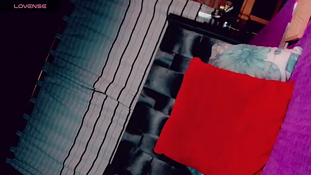 CharlotteBigCock online show from February 21, 3:43 pm