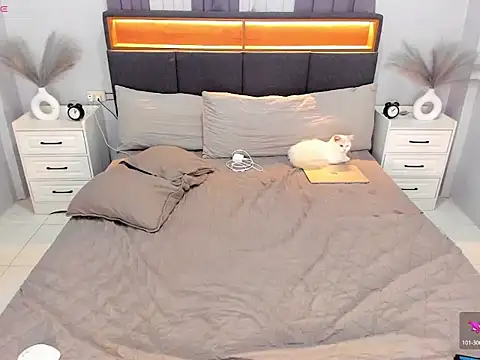 EllaCalifa online show from April 10, 11:16 am