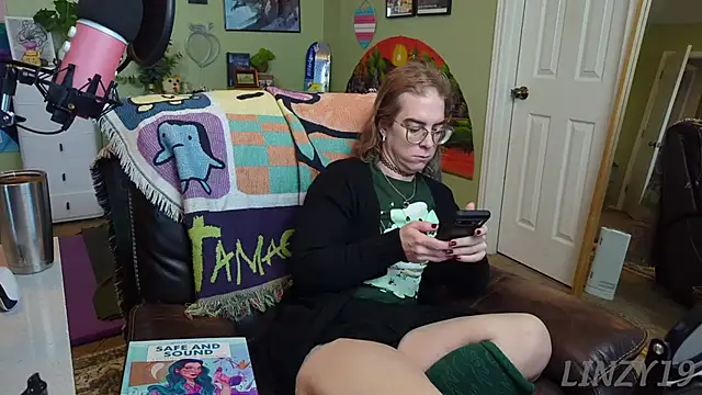 Linzy 19 online show from March 12, 2:12 pm