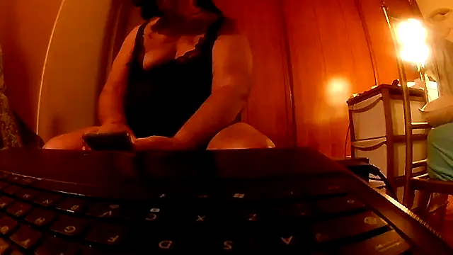 daniela44 online show from November 28, 12:01 am